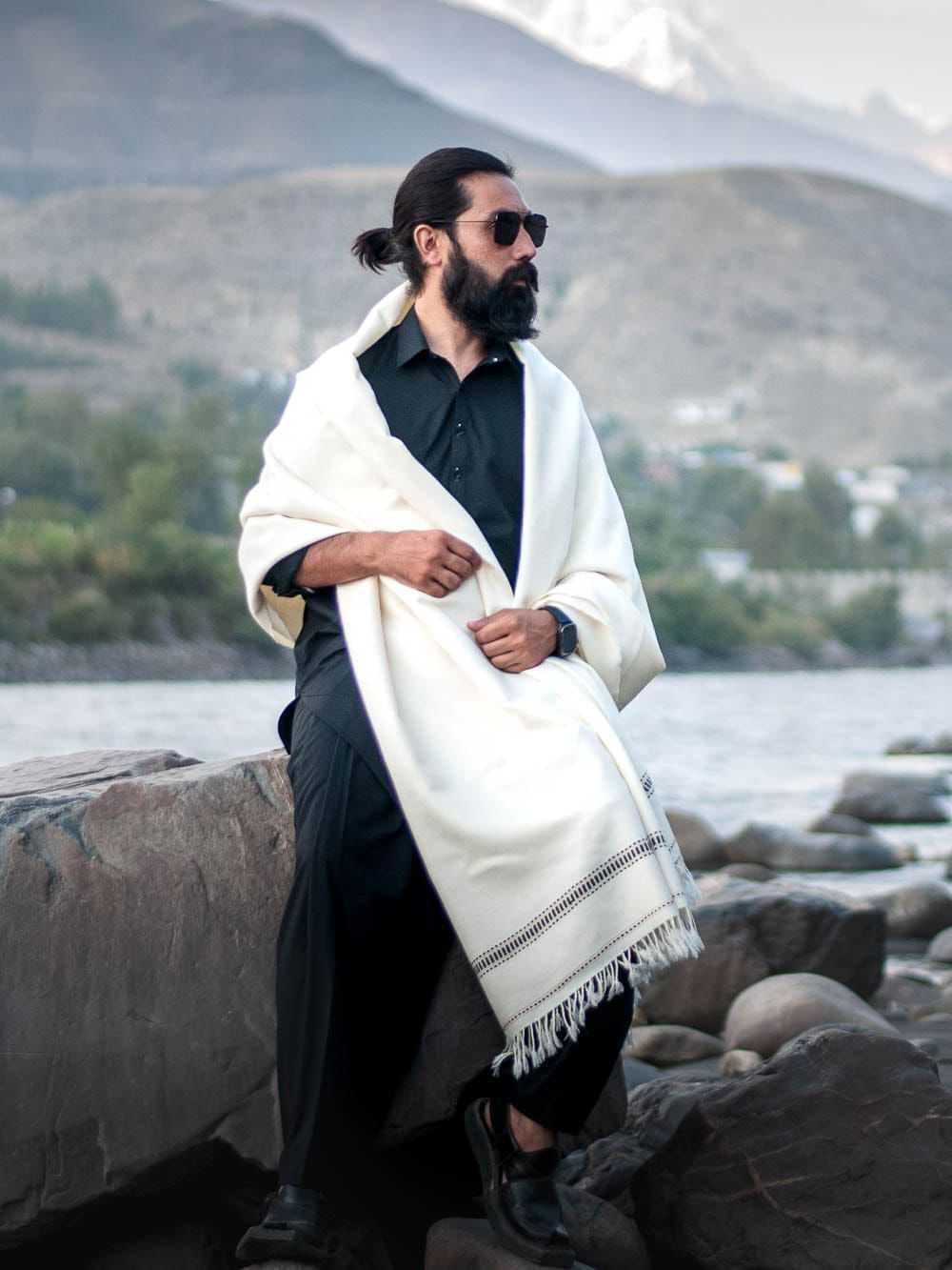 BONANZA MENS SHAWLS